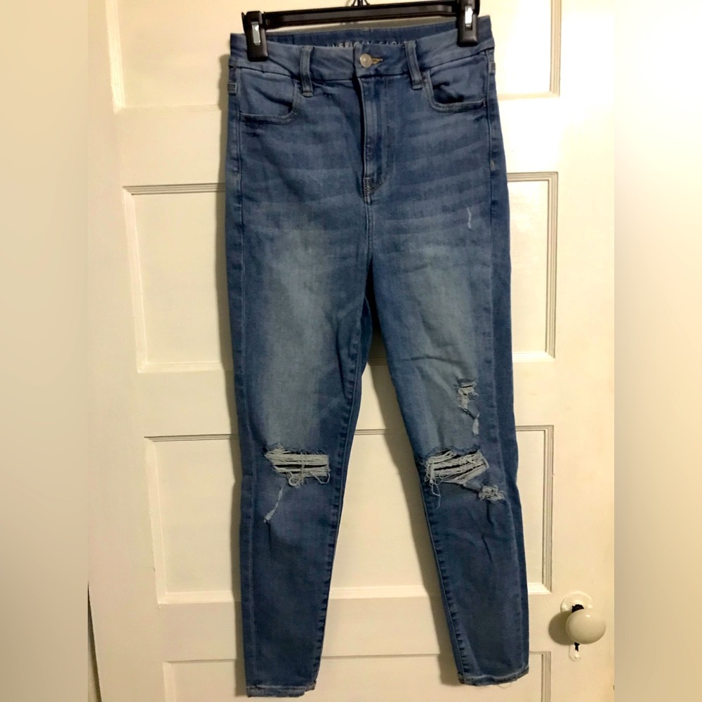 American Eagle Size 4 Short Curvy High Rise Distressed Jeggings